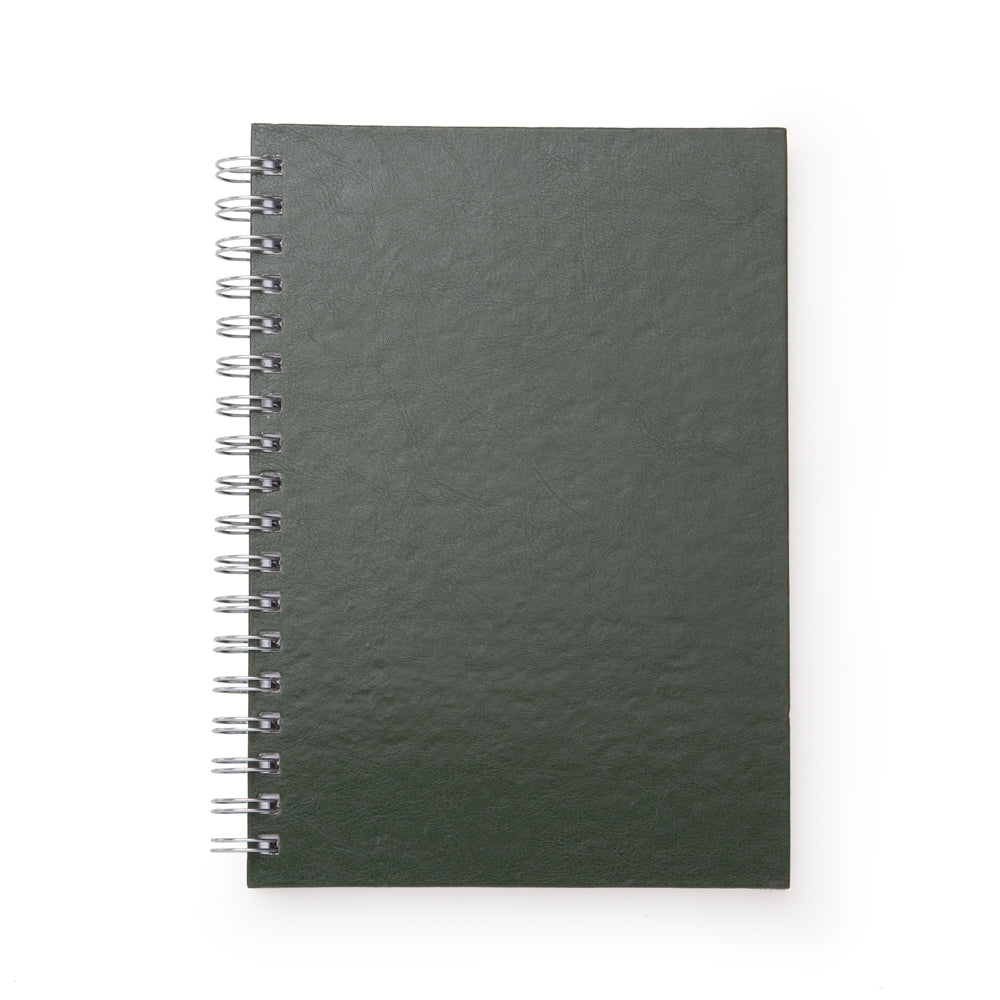CADERNO C/ CAPA DE COURO SINTÉTICO 17 X 24CM